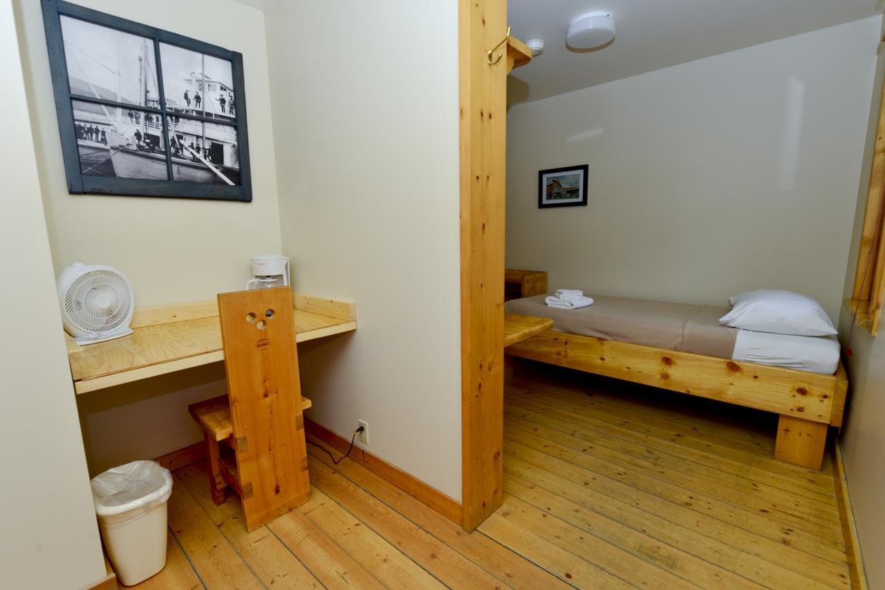 The Bunkhouse Hotel Dawson City Luaran gambar