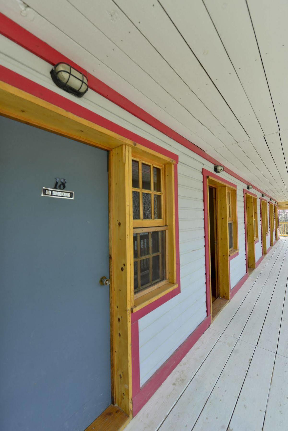 The Bunkhouse Hotel Dawson City Luaran gambar