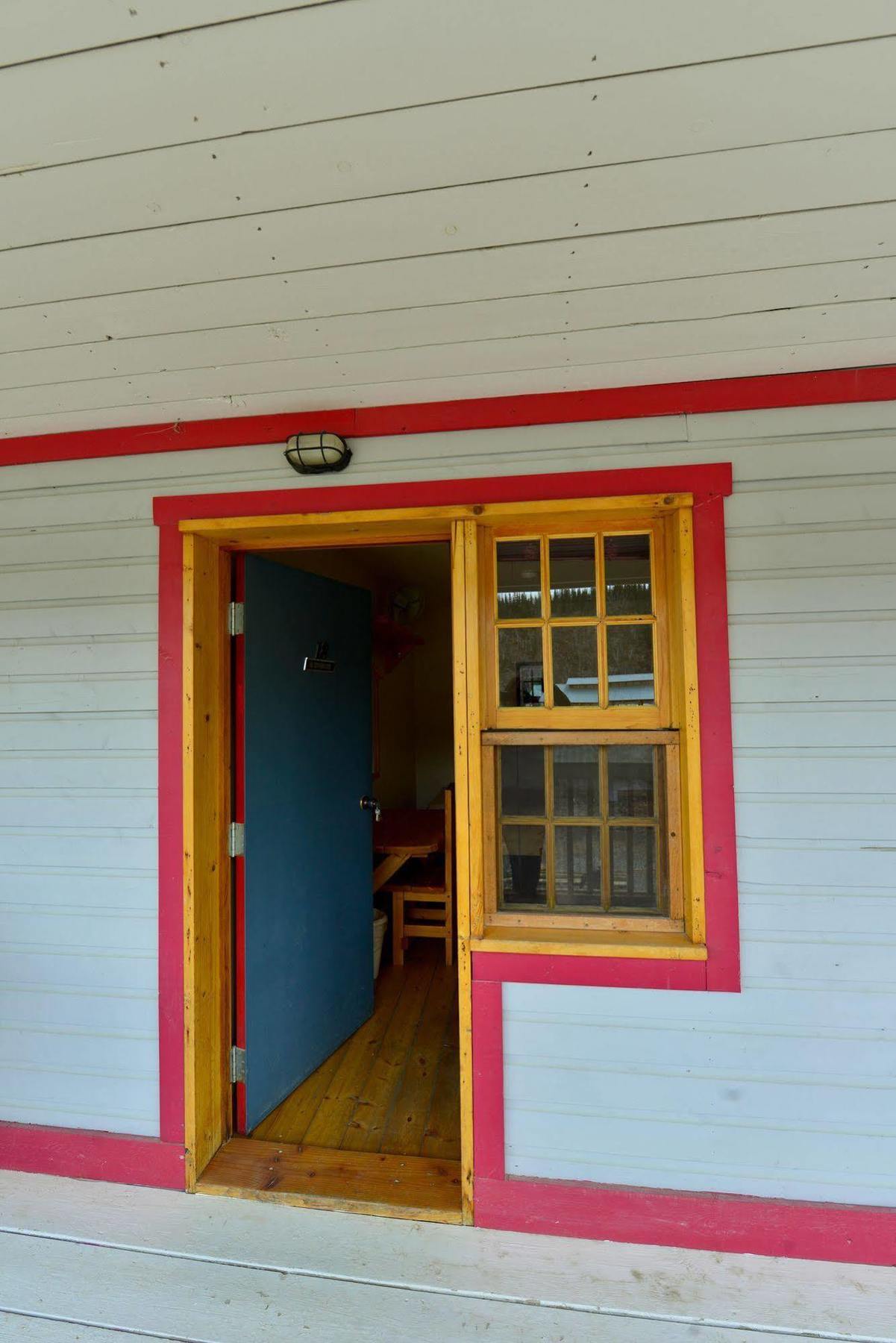 The Bunkhouse Hotel Dawson City Luaran gambar