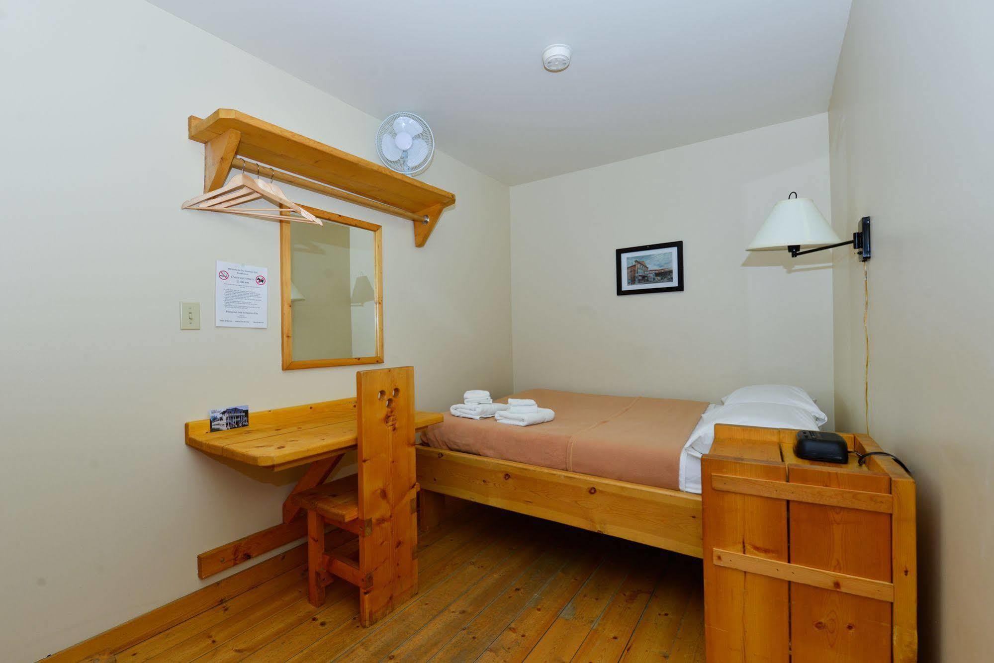 The Bunkhouse Hotel Dawson City Luaran gambar